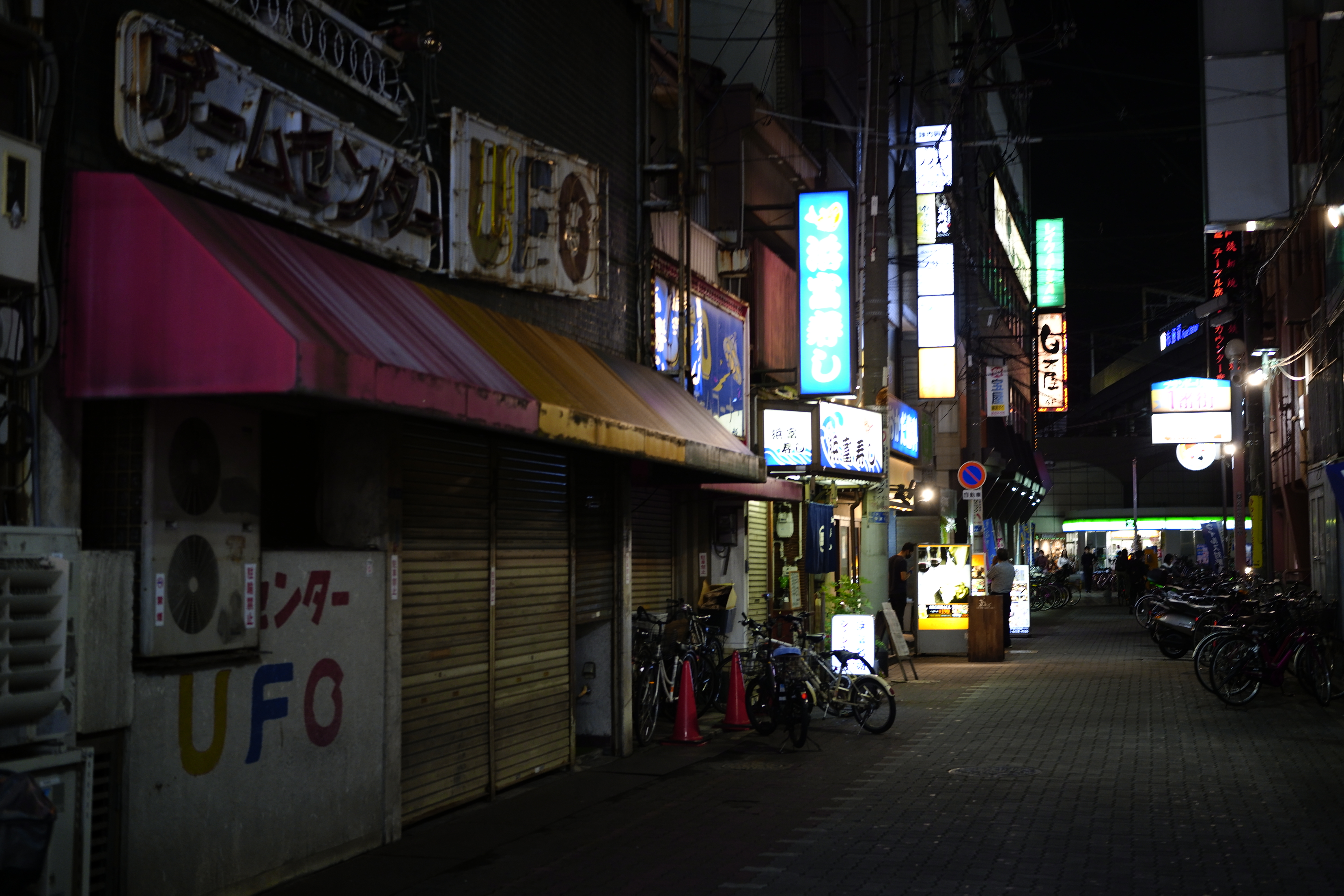 商業であるならば、売れるかどうか見極める仕事が必要